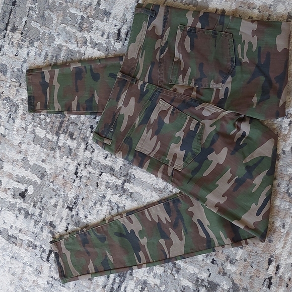 NWOT Forever 21 High Rise Camo Skinny Jeans - Picture 5 of 9